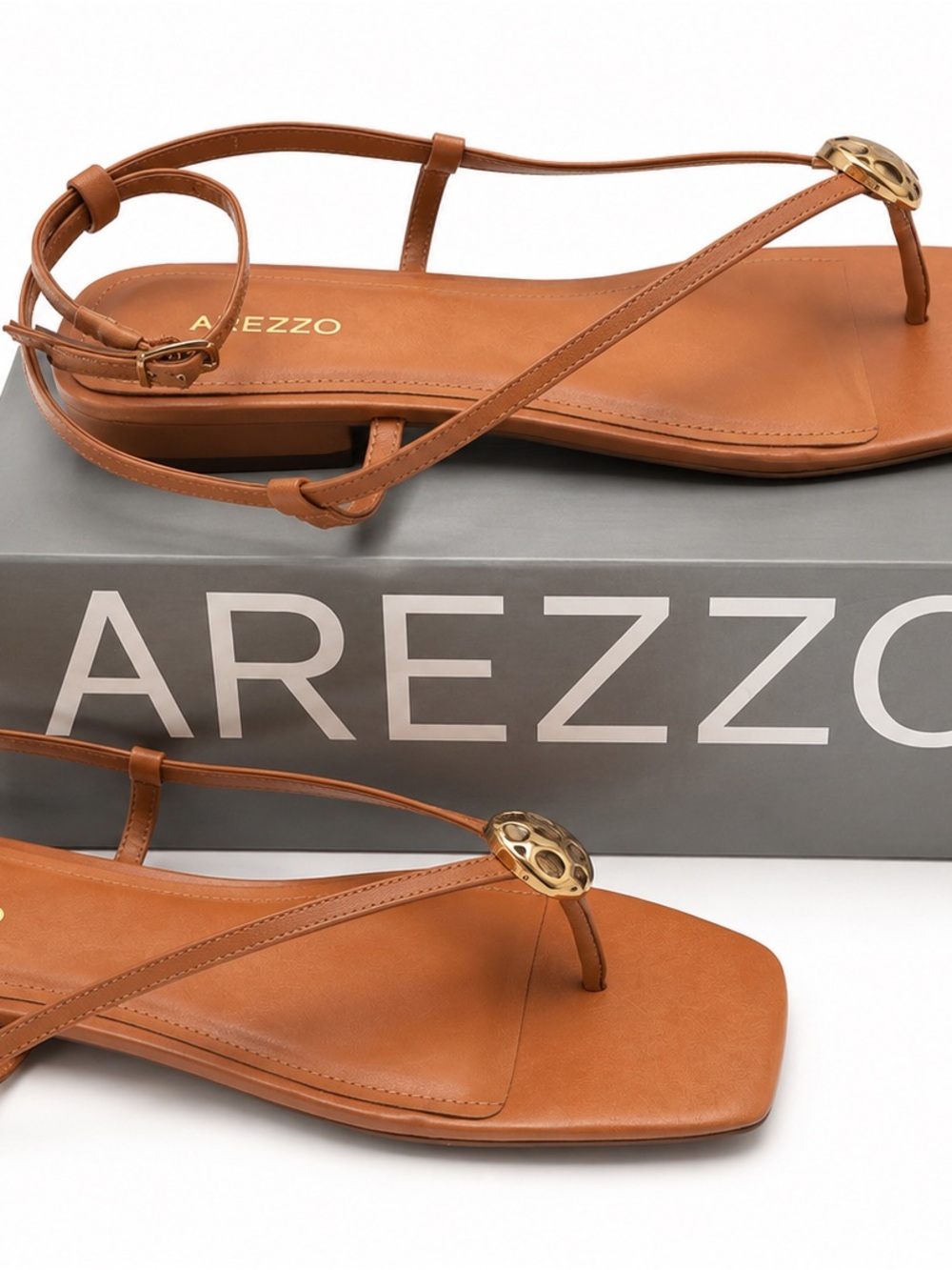 Arezzo Tan Leather Thong Sandals with Gold Medallion.Strappy Flat Sandals NWT 10 - Picture 2 of 5